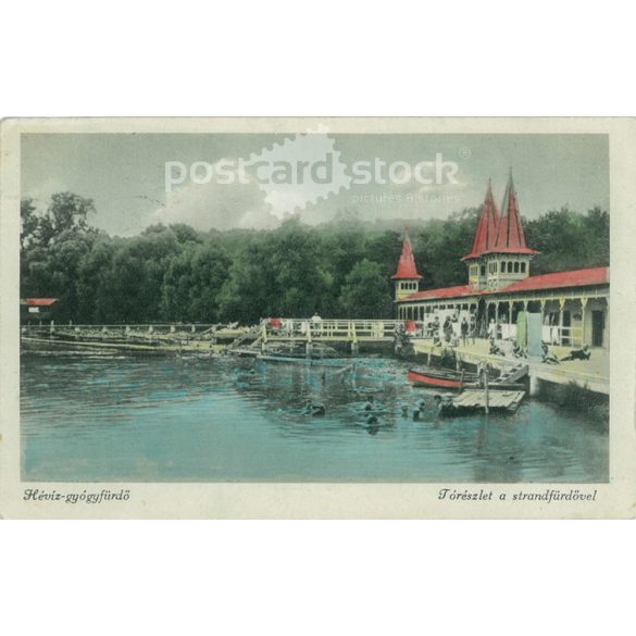 1942 - Hévizi-gyógyfürdő. Tórészlet a strandfürdővel. Színezett fotólap, képeslap. (2791005)