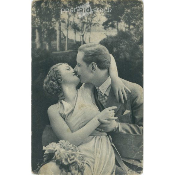 1942 - Romantikus pár. Fotólap, képeslap. (2791030)