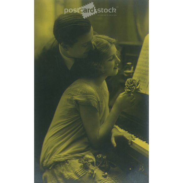 1926 - Romantikus képeslap, fotólap. (2791142)
