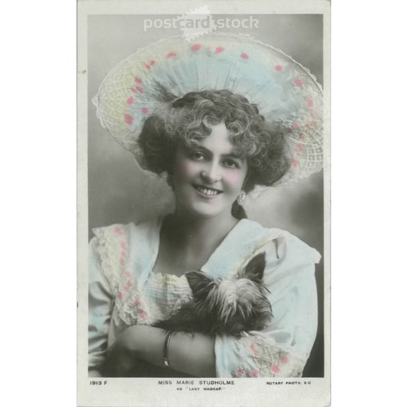 1905 - Miss Marie Studholme színésznő. Színezett fotólap, képeslap. (2791191)