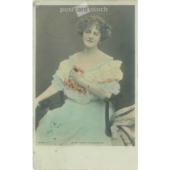 1910 - Miss Marie Studholme színésznő. Színezett fotólap, képeslap. (2791187)