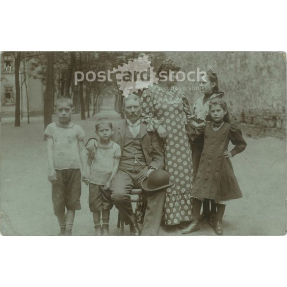 1906 - Hatvan. Családi fotólap, képeslap. (2791256)