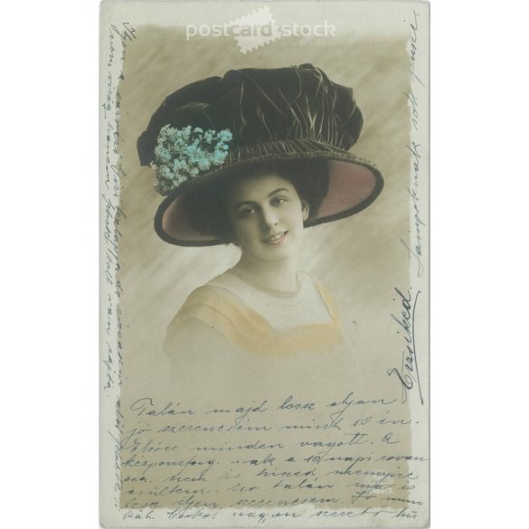 1910 - Romantikus képeslap. Színezett fotólap. (2791282)