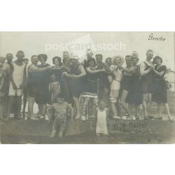   1914 - Grado. Tengerpari csoportkép. Olaszország. Fotólap, képeslap. (2791447)