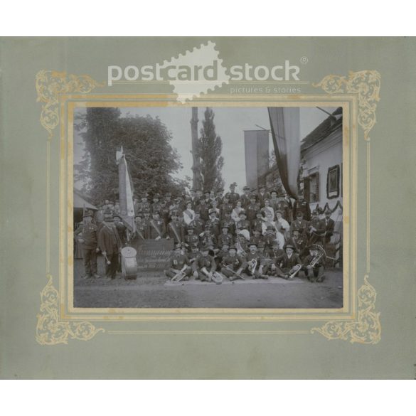 1907 - Császári és királyi (K.u.K.) Katonai Veterán Szövetség zászlószalag avató ünnepsége. Nagyméretű antik fotó. (2791506)