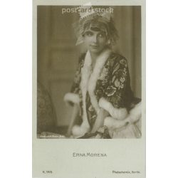   1918 - Erna Morena német filmszínésznő, filmproducer és a néma korszak forgatókönyvírója volt. Fotólap, képeslap. (2791590)