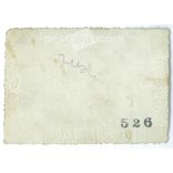 Fiatal, vidám hölgy testvérpár egy autó lökhárítóján ülve. 1920-as évek (2791795)