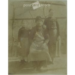   Nagypapa két büszkesége, az unokái. Eredeti papírkép. 1940-es évek. (2791937)