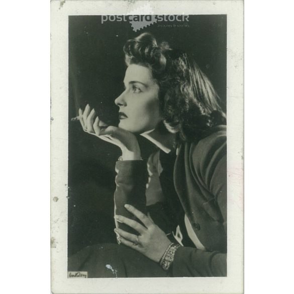 Karády Katalin, Inkey Tibor műtermi profil portréja, cigarettával 1930-as évek. Zselatinos ezüst. (2791943)
