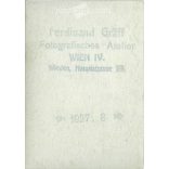 1927 - Ferdinand Graff fotóműtermében készült, fiatal férfi portréfotója. Bécs. Eredeti papírkép. (2791946)