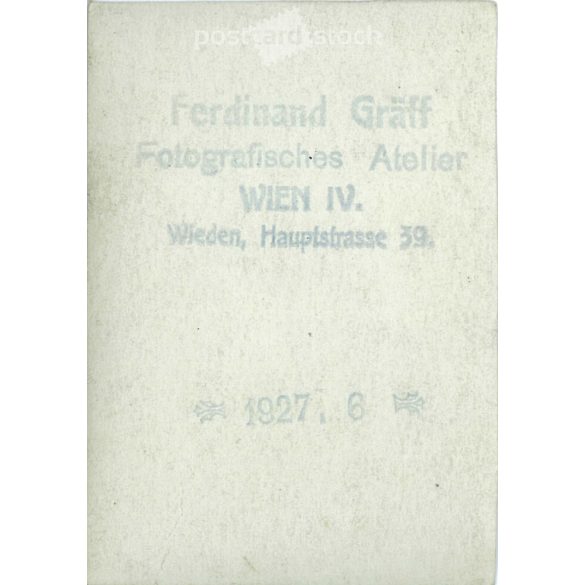 1927 - Ferdinand Graff fotóműtermében készült, fiatal férfi portréfotója. Bécs. Eredeti papírkép. (2791946)