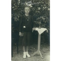   1937 - Elsőáldozó kislány fotója. Eredeti papírkép. Képeslap, fotólap. (2791970)