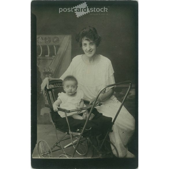 1924 - „Anya és kislánya, Mariska” műtermi fotó. Eredeti papírkép. Képeslap, fotólap. (2791973)