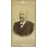 cca 1900 - Klapok Alajos, fényképészeti műterem, Arad. Tehetős, közpkorú férfi portréfotója. Kabinetfotó / keményhátú fotó / vizitkártya, CDV fotó. (2792005)