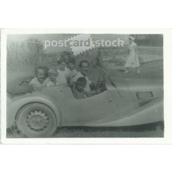   Sportkocsi és a rajongók. Eredeti papírkép a 1930-as évekből. (2792009)