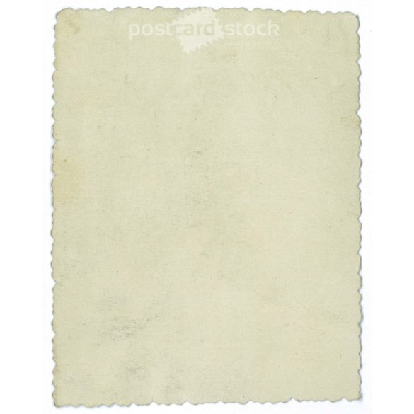 Visszafogott, konzervatív hölgy portréfotója. Eredeti, kisméretű papírkép. (2792012)