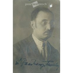   Fiatal férfi portréfotója. Eredeti, kisméretű igazolványkép, papírkép. (2792013)