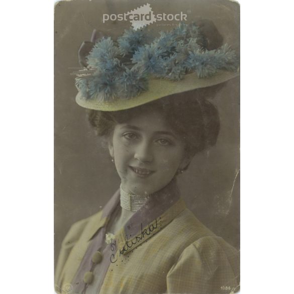 1908 - Fiatal nő portréfotója Zákány, korabeli, elegáns öltözékben, kalappal. Színezett fotólap, képeslap. (2792049)