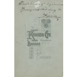 1908 - Knauer fényképészeti műterem, Brassó. Egészalakos műtermi fotó. Fiatal férfi, elegáns öltözékben, székben ülve. Kabinetfotó / keményhátú fotó / vizitkártya, CDV fotó. (2792116)
