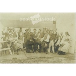   1900-as évek eleje. Falusi mulatság. Eredeti papírkép.  (2792158)