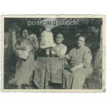 1940 - Rákospalota. Családi idill a kertben. Eredeti papírkép. (2792162)