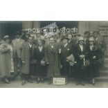 1926 - Karlsbad. Nyaraló túristák csoportja. Fekete-fehér fotólap, képeslap. (2792166)