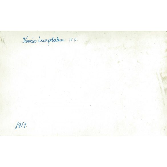 1959 - Lányok egy fával rakott szekéren, valahol Miskolc közelében. Vidám csoportkép. Eredeti papírkép. (2792171)