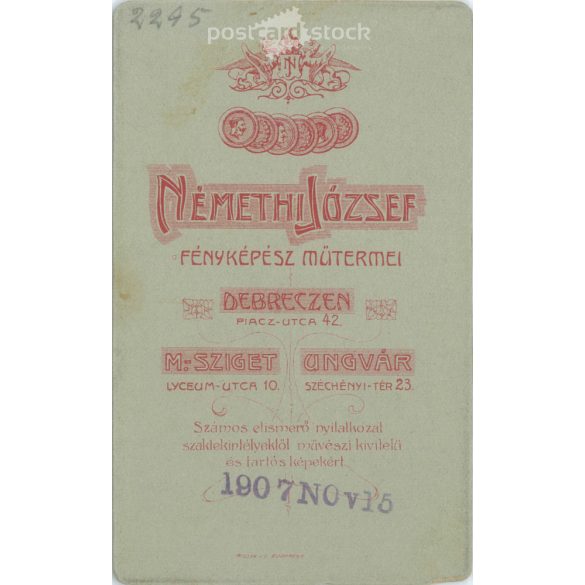 1900-as évek eleje - Középkorú férfi, műtermi portréfotója. Némethi József fényképészeti műterme készítette, Debrecenben. Kabinetfotó / keményhátú fotó / vizitkártya, CDV fotó. (2792181)