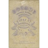 1900-as évek eleje - Középkorú nő, műtermi portréfotója. Klösz György fényképészeti műterme készítette, Budapesten. Kabinetfotó / keményhátú fotó / vizitkártya, CDV fotó. (2792186)