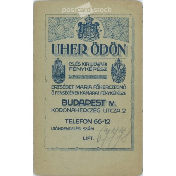 1922 - Fiatal nő, műtermi portréfotója. Uher Ödön fényképészeti műterme készítette, Budapesten. Kabinetfotó / keményhátú fotó / vizitkártya, CDV fotó. (2792191)