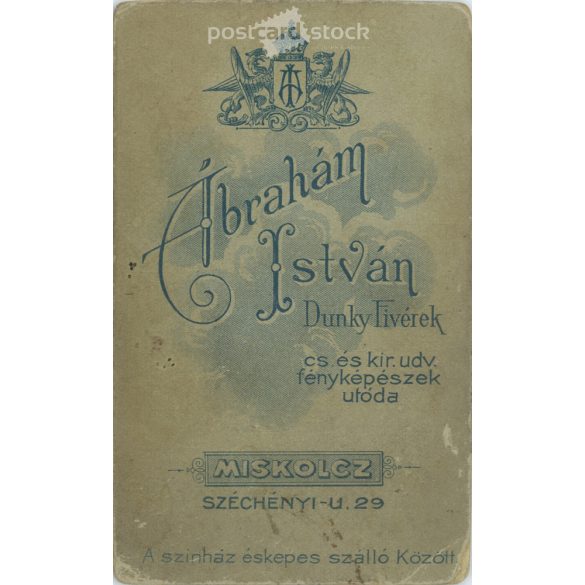 1900-as évek eleje - Középkorú, férfi, műtermi portréfotója. Ábrahám István fényképészeti műterme készítette, Miskolcon. Kabinetfotó / keményhátú fotó / vizitkártya, CDV fotó. (2792200)
