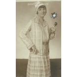 Útlevél fotó a Magyar Királyi Rendőrség bélyegzőjével. 1930-as évekből. Eredeti papírkép. (2792216)