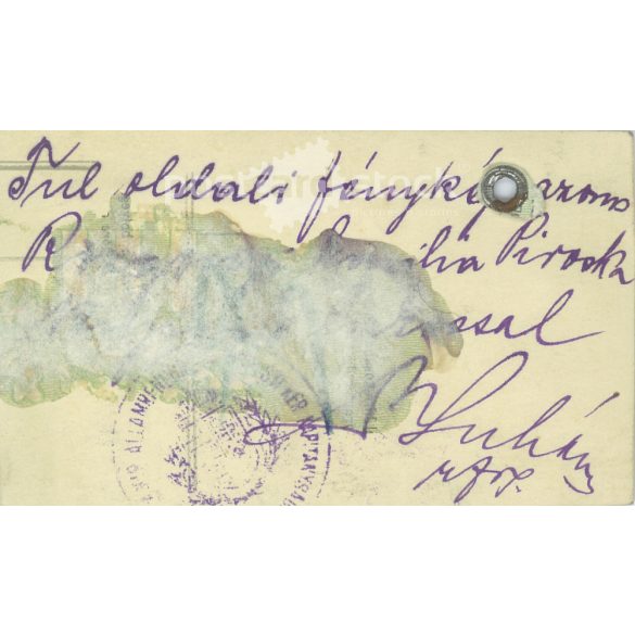 Útlevél fotó a Magyar Királyi Rendőrség bélyegzőjével. 1930-as évekből. Eredeti papírkép. (2792216)