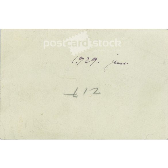 1929 - Fiatal lány a teraszon. Eredeti papírkép. Készítője ismeretlen. (2792223)