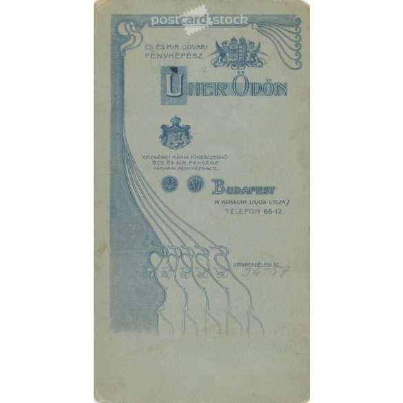 1900-as évek eleje. Nő csipkeruhában és kalapban, műtermi felvétel. Uher Ödön, fényképészeti műterme készítette, Budapesten. Eredeti kabinetfotó / keményhátú fotó / vizitkártya, CDV fotó. (2792232)