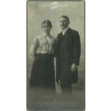1900-as évek eleje. Mendery Irén és férje, Váradi Andor. Knebel Jenő, fényképészeti műterme, Szombathely. Eredeti kabinetfotó / keményhátú fotó / vizitkártya, CDV fotó. (2792239)