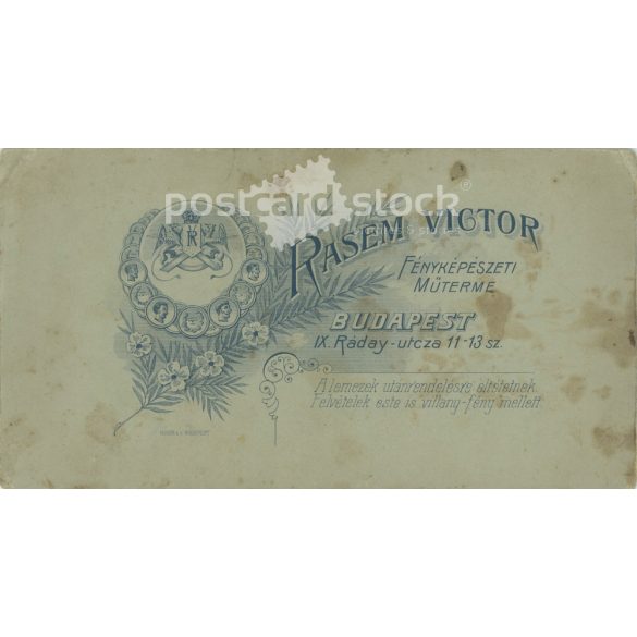 1900-as évek eleje. Esküvői fotó, elegáns pár virágcsokorral, műtermi felvétel. Pasem Victor, fényképészeti műterme, Budapest. Eredeti kabinetfotó / keményhátú fotó / vizitkártya, CDV fotó. (2792241)