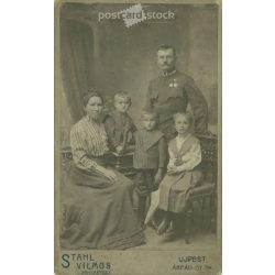  1907 december. Fülöp család, műtermi felvétel. Stahl Vilmos, fényképészeti műterme, Újpest. Eredeti kabinetfotó / keményhátú fotó / vizitkártya, CDV fotó. (2792242)