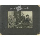 1890-es évek. Családi felvétel egy hat gyerekes családról. Haber Henrik, fényképészeti műterme, Szombathely. Eredeti, kasírozott papírkép. (2792252)