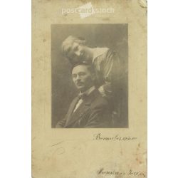   1915 - Fiatal pár fotója. Mariska és Joci. Borossebes. Készítője ismeretlen. Eredeti, kasírozott papírkép. (2792258)