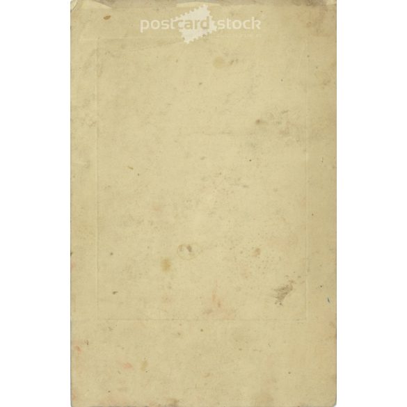 1915 - Fiatal pár fotója. Mariska és Joci. Borossebes. Készítője ismeretlen. Eredeti, kasírozott papírkép. (2792258)