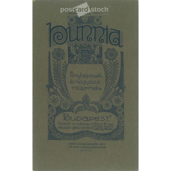 1910-es évek. Házaspár, egészalakos, műtermi portréfotója. Készült Hunnia, fényképészeti műtermében, Budapest. Eredeti kabinetfotó / keményhátú fotó / vizitkártya, CDV fotó. (2792268)