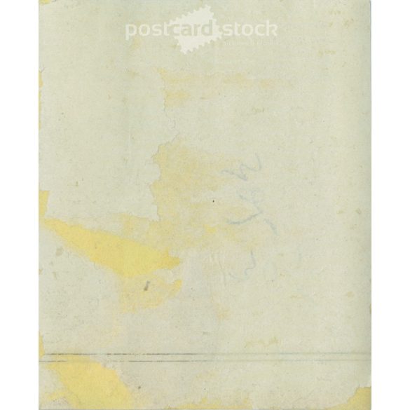 1900-as évek elején készült műtermi csoportkép. A kép készítője és a képen szereplők személye ismeretlen. Eredeti papírkép. (2792293)