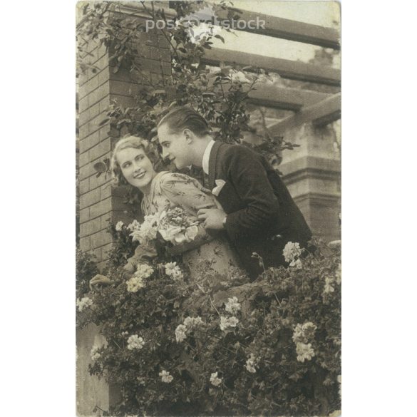 1942 - Romantikus régi képeslap, fotólap. (2792362)