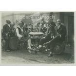 1930-as évek. Feltehetően vegyvédelmis katonák. Fekete-fehér eredeti papírkép, régi fotó. (2792404)