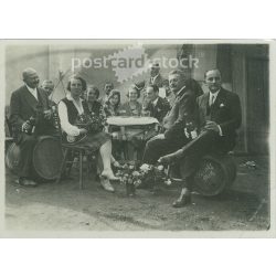   1930-as évek. Feltehetően vegyvédelmis katonák. Fekete-fehér eredeti papírkép, régi fotó. (2792404)