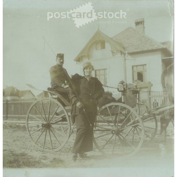 1920-as évek. Sétakocsikázásra készen. Fekete-fehér eredeti papírkép, régi fotó. (2792408)
