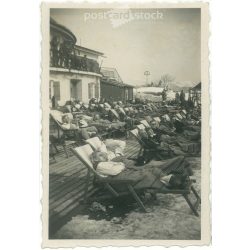   1930-as évek. Garmisch-Partenkirchen, a Németországi pihenőhely, német katonákkal. Készítője ismeretlen. Fekete-fehér eredeti papírkép, régi fotó. (2792416)