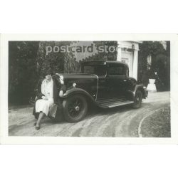   1934 - Németország. A fotót a Blackman fotóstúdió készítette. Impozáns autó, ismeretlen hölgy tulajdonosával. Fekete-fehér eredeti papírkép, régi fotó.  (2792417)