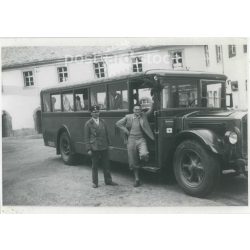   1940-es évek. Németországi autóbuszjárat. Készítője ismeretlen. Fekete-fehér eredeti papírkép, régi fotó. (2792419)